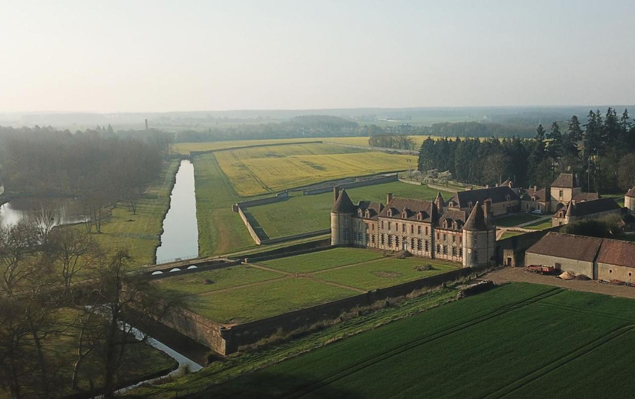 Chateau De La Riviere Bed and Breakfast Pontgouin Buitenkant foto